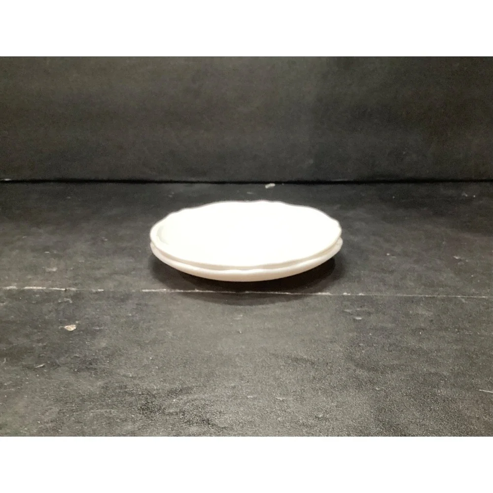 Arcopal France TRIANON IVORY Saucer Scalloped Swirls Milk‎ Glass 5 3/8